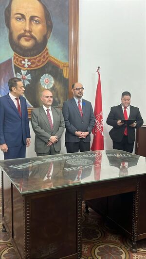 Experto en fracasos electorales es nombrado director de la Escuela de Ciencias Políticas de la UNA - El Trueno