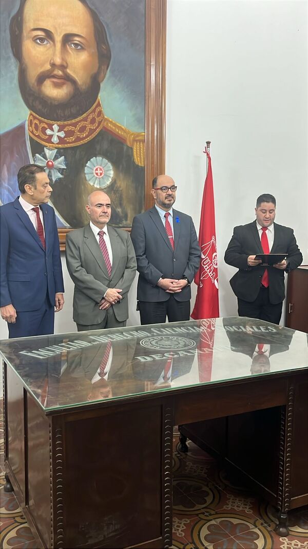 Experto en fracasos electorales es nombrado director de la Escuela de Ciencias Políticas de la UNA - El Trueno