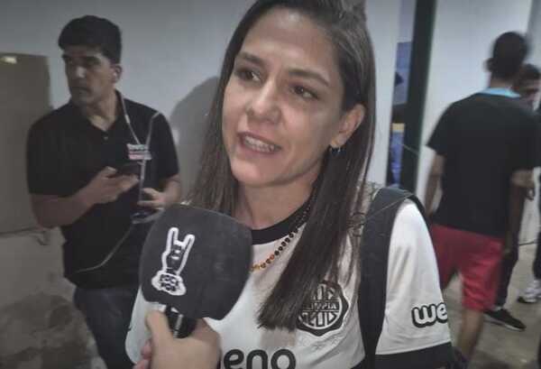 Popular / Hija de Hugo Almeida he' i que su salida fue injusta: "Le deberían dar un semestre más"