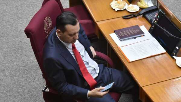 Fuga de senadores en HC y un dilema, ¿independientes o bancada B? Cartes tiene la última palabra