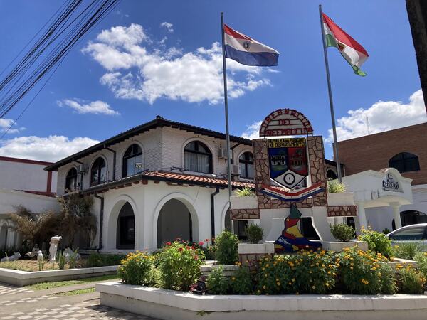 Canciller paraguayo tratará con su par argentino construcción de puente en frontera común