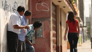 Hincha de Lanús denunció acoso callejero en Asunción y le trozaron en redes