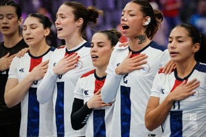 Guerreras dieron pelea a España en el debut del Mundial de Handball Adulto - La Tribuna