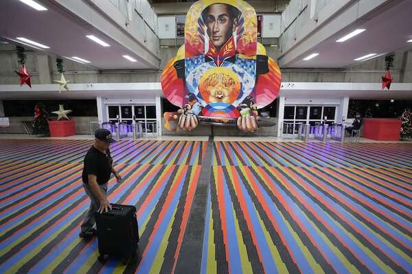 Cada vez más aislado, el régimen de Maduro revoca permisos a unas seis aerolíneas - Mundo - ABC Color