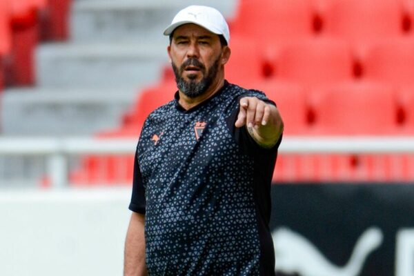 Pablo “Vitamina” Sánchez será nuevo DT de Olimpia