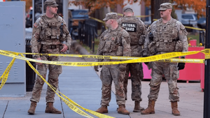 Disparan contra 2 miembros de la Guardia Nacional cerca de la Casa Blanca en Washington D.C. - Noticiero Paraguay