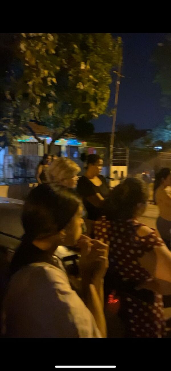 Popular / ¡Tesorera se rajó con la plata de egresados y atropellaron su casa!