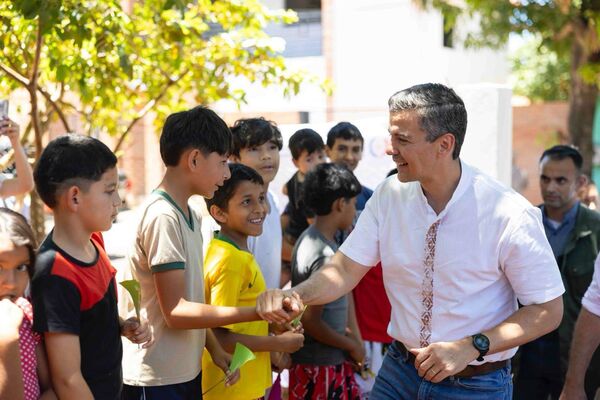 Presidente Peña y Primera Dama acompañan el cierre del programa Ciudad Mujer Móvil en Caraguatay