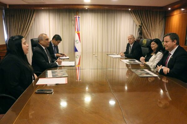 Autoridades judiciales recibieron visita protocolar de representante de Singapur