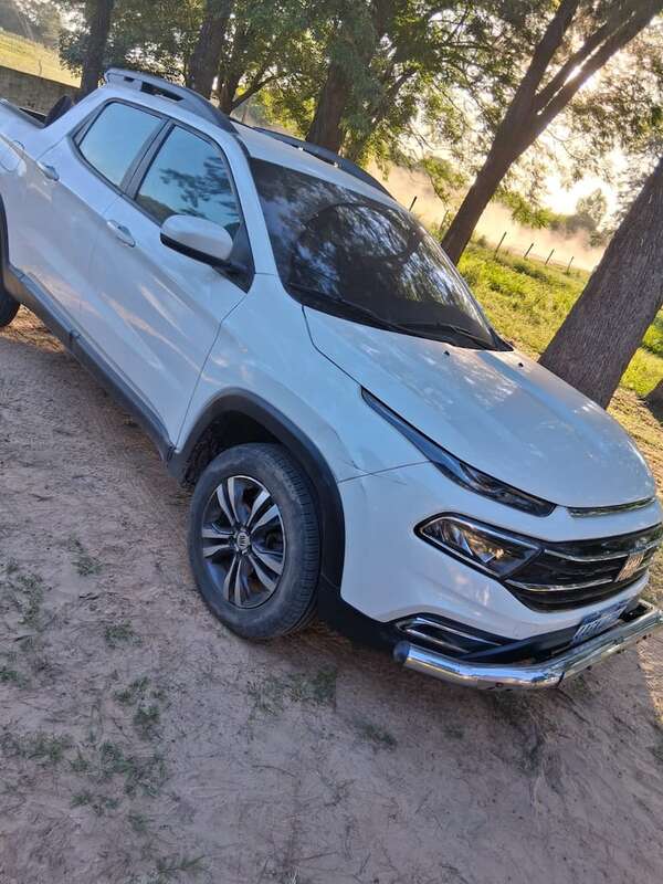 Policía recupera dos camionetas de alta gama robadas en Brasil y vendidas en Ñeembucú - Policiales - ABC Color