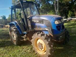 Policía Nacional recupera tractor hurtado y aprehende a dos hombres en Concepción  - Nacionales - ABC Color