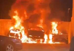 Video: así quemaron la camioneta de una modelo en San Lorenzo - Policiales - ABC Color