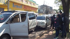 Triple choque en cadena en la avenida Caballero deja heridos y fuertes daños materiales