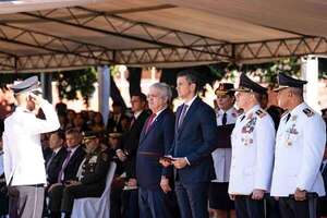 Peña y Riera desafían al Senado y remiten lista de policías que solo “superaron” el polígrafo - Política - ABC Color