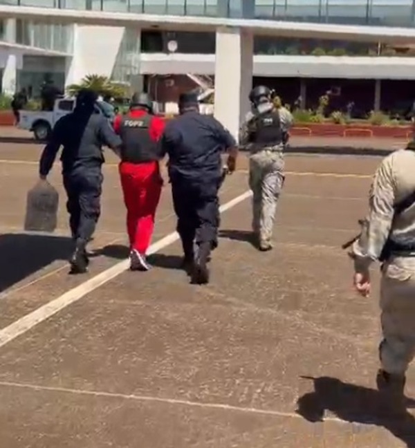 Bajo fuerte dispositivo de seguridad, “Tío Rico” retornó a Minga Guazú | Unicanal