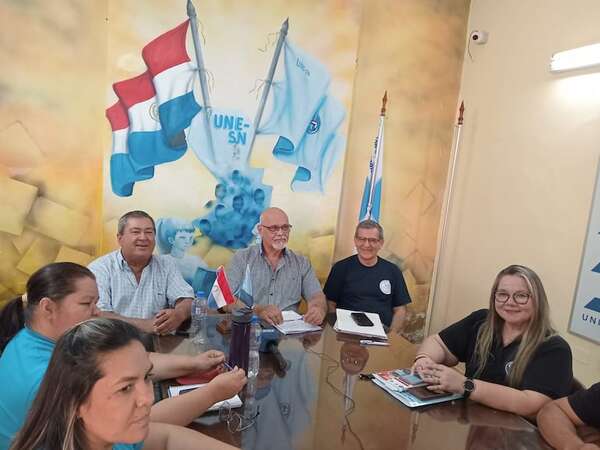 UNE abandona mesa de trabajo sobre concurso docente - Nacionales - ABC Color