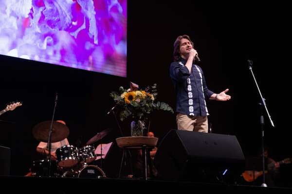 Treinta años después, el mitã’i que canta aún guía la voz de David Portillo - Música - ABC Color
