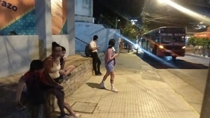 Línea 133 en crisis: usuarios denuncian pésimo servicio, escasez y buses deteriorados