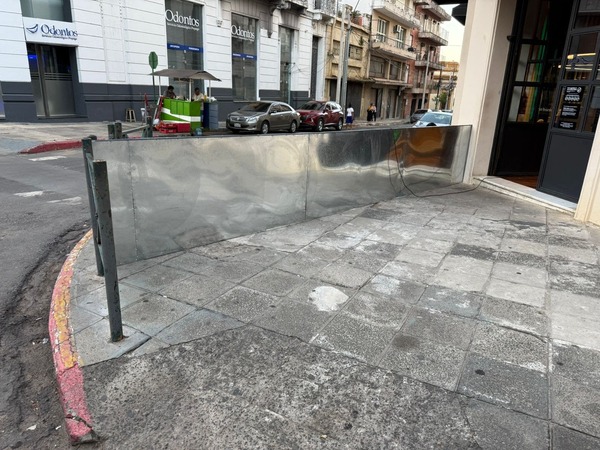  ANDE instala Vallados en Microcentro: ¿Paso Peatonal?