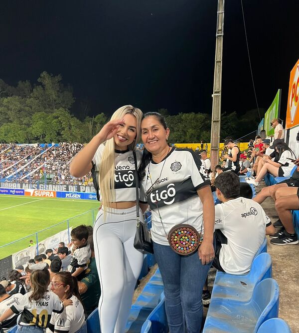 Popular / ¡Milva Ortellado llevó a su mami a ver a la "O" por primera vez!