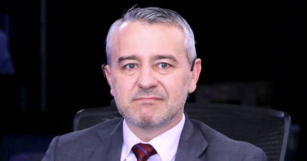 La Nación / Centurión admite división en la disidencia colorada, pero ratifica su precandidatura