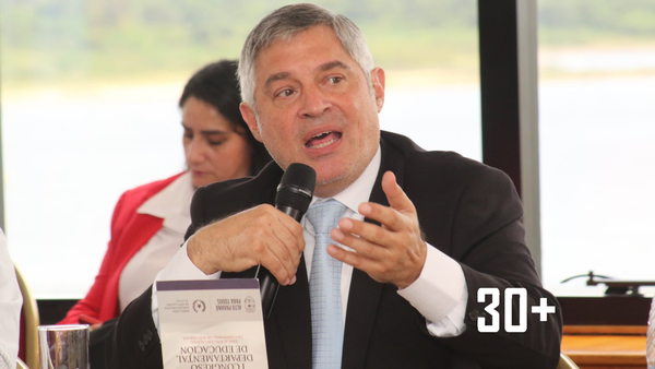 Ministro del MEC afirma que 70% de los docentes no supera el examen de comprensión lectora - trece