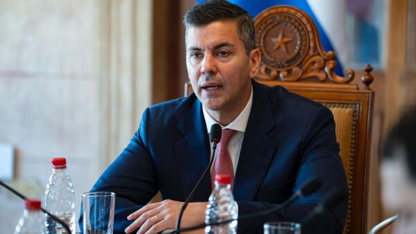 Santiago Peña promulga Ley de Protección de Datos Personales