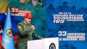 Maduro pide a Fuerza Aérea que esté lista para entrar en acción