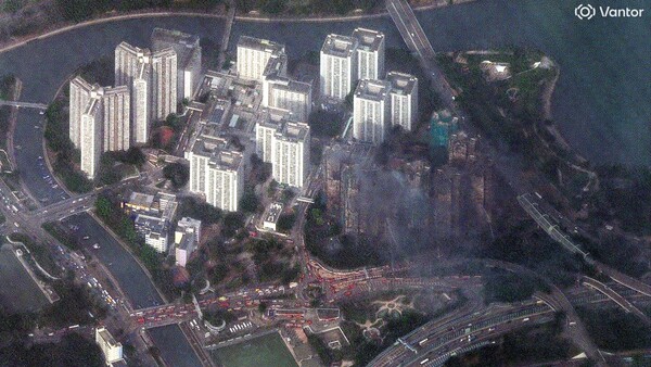 Hong Kong eleva a 128 muertos el saldo de su peor incendio en décadas