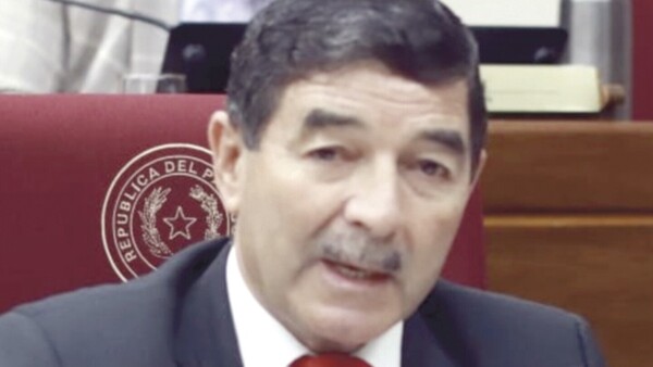 Tres senadores salen de HC y para Bachi “todo bola es”