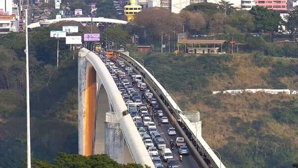 Feriado del 26: Paraguay moverá USD 155 millones - El Trueno