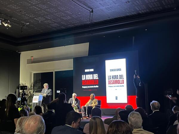 Dionisio Borda presentó La hora del desarrollo, análisis sobre los desafíos estructurales del país