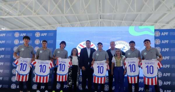 La Nación / Egresan los primeros bachilleres del Cardif