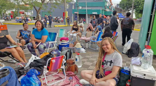 Shakira: fanáticos acampan y la Policía despliega gran operativo