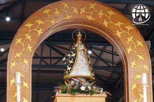 Con profunda devoción, inició el novenario en honor a la Virgen de Caacupé - trece