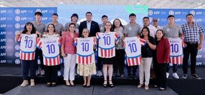 Popular / Emotiva ceremonia de egreso de la primera promo de bachileres del CARDIF