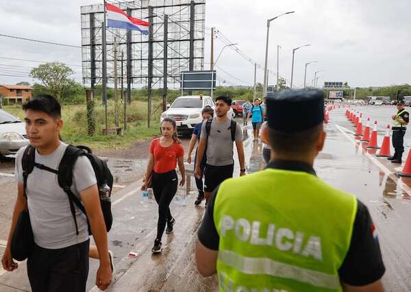 Unos 5.000 policías resguardarán la fiesta de la virgen de Caacupé en Paraguay - Nacionales - ABC Color