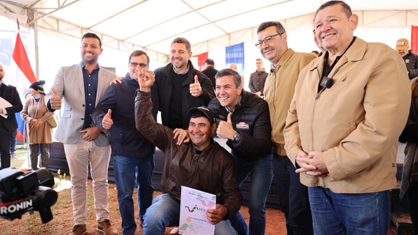 Nakayama cree que Peña debe destituir al titular del Indert porque le "hizo mentir" y "quedar mal"