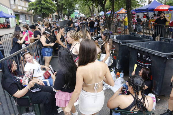 A esperar un chiqui más, el acceso se habilita a las 16:45 chicas