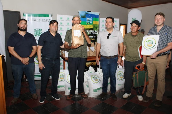 Yacyretá fortalece la agricultura en Carmen del Paraná con entrega de insumos