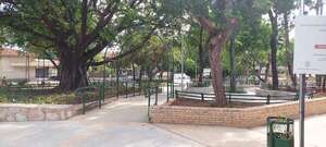 A un mes de la reapertura, plaza Naciones Unidas sigue llena de peligrosos pozos - Nacionales - ABC Color