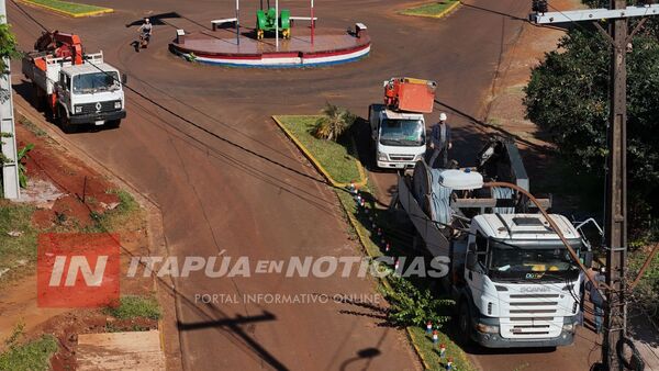 AVANZAN LOS TRABAJOS DE INSTALACIÓN DE COLUMNAS EN EL CORAZÓN DE NVA. ALBORADA