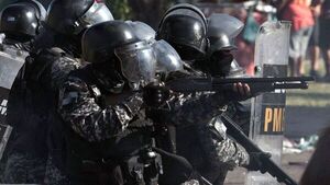 Detienen a 5 policías por “indicios de delitos militares” en operación que dejó 122 muertos en Río