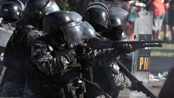 Detienen a 5 policías por “indicios de delitos militares” en operación que dejó 122 muertos en Río