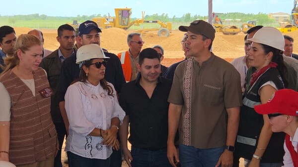 Peña insiste en decretar feriado y recorre obras clave en Concepción