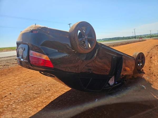 Vuelco de automóvil en Colonia Naranjito deja a un suboficial lesionado