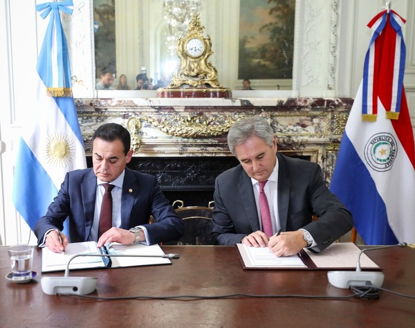 Paraguay y Argentina firman acuerdo de cielos abiertos - ADN Digital
