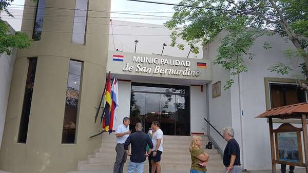 AUDIO: Sigue la incertidumbre para los comerciantes de San Bernardino - Ancho Perfil - ABC Color