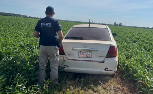 Recuperan vehículo robado en zona rural de Yguazú 