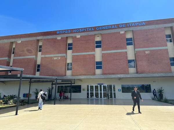 Reclaman supuesto retraso en el pago de salarios de funcionarios del Hospital General de Itapúa - Nacionales - ABC Color